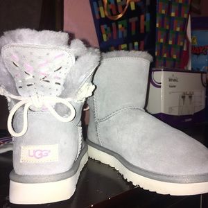 Size 7 Women’s Uggs (Gray)
